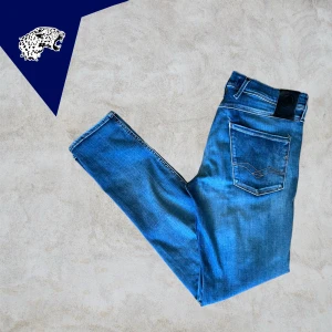 REPLAY ANBASS  - Replay Anbass Hyperflex | Skick: 8,5/10 | Strl W30 L32 | Modellen är 182cm | Hör av dig om du undrar någonting!