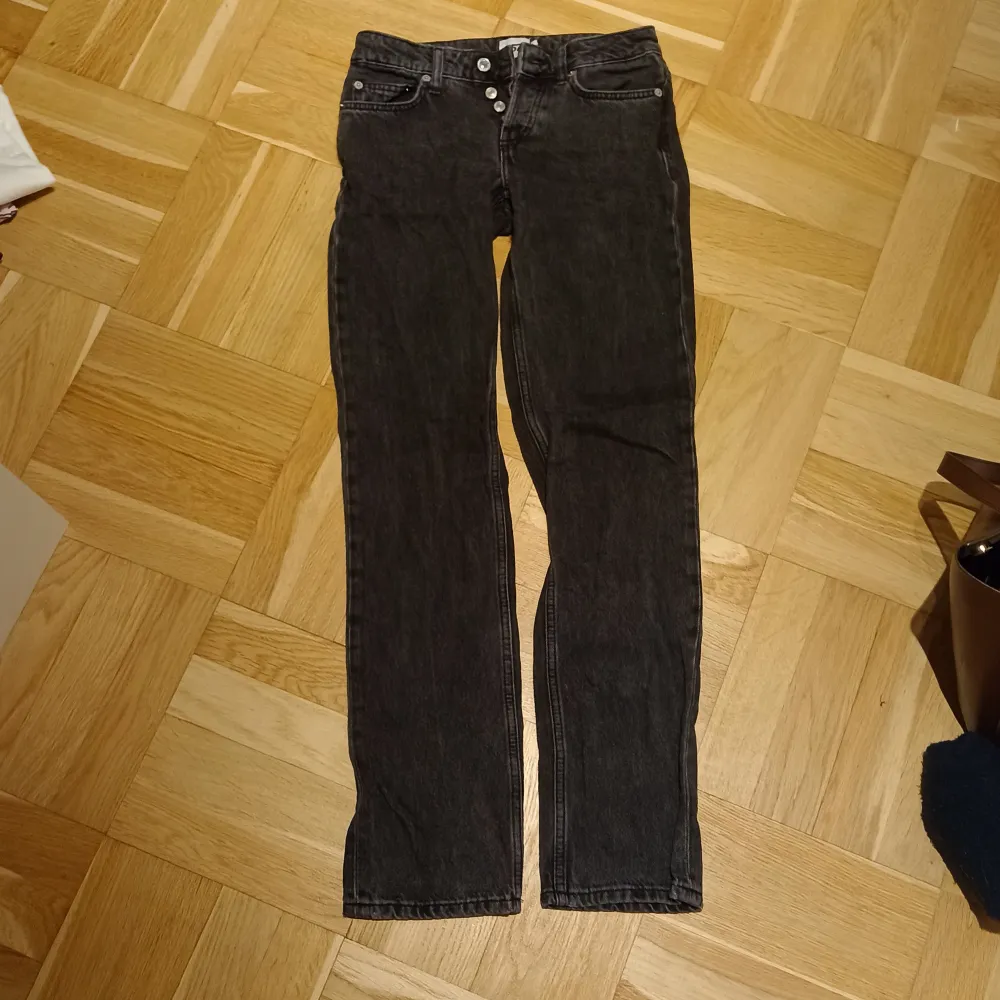 Svarta jeans från lager 157 i stl XXS, för thighta för mig så nästan aldrig använda. 70 kr med frakt.. Jeans & Byxor.