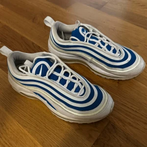 Nike sneakers stl 37,5 - Nike sneakers storlek 37,5. Bra skick 