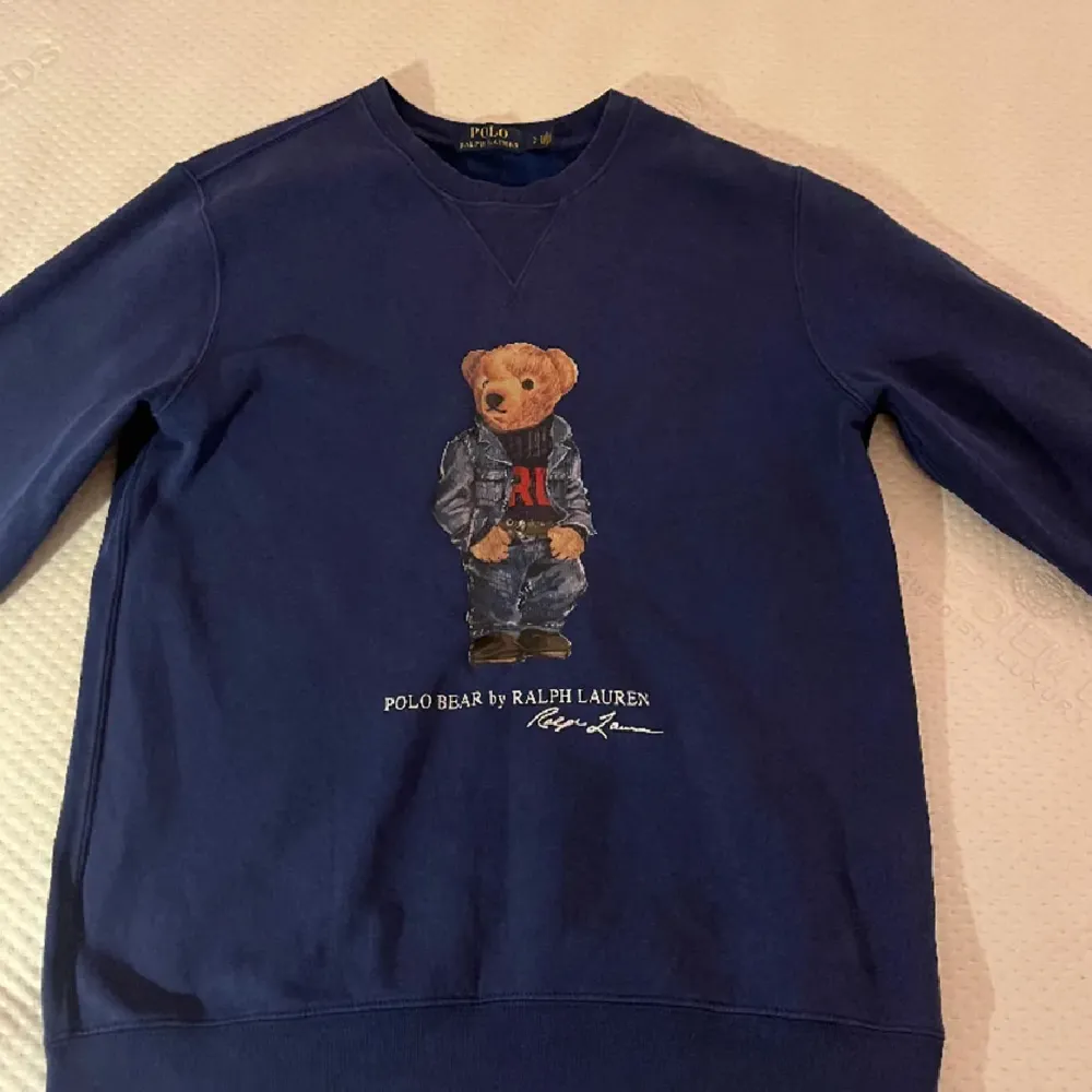 Strl. S, nyskick, mörkblå, Polo Bear Ralph lauren Exklusiv edition😁. Väldigt skönt material.. Tröjor & Koftor.