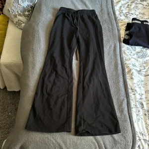 Byxor - Har använt fåtal gånger, då det tyvärr blivit för små för mig.