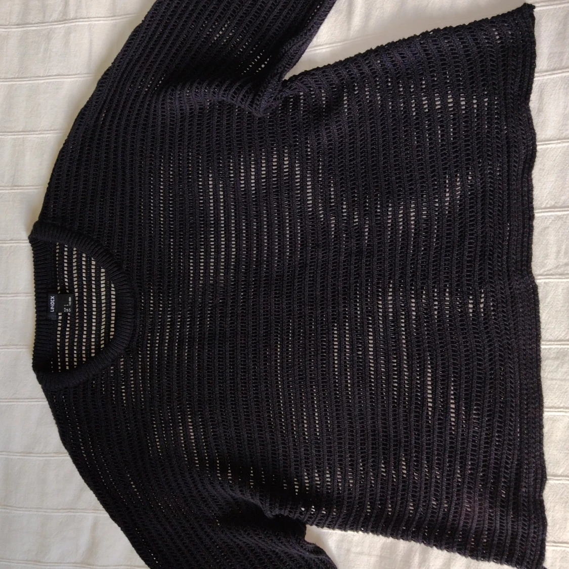 Svart stickad topp - see through - hålstickad - storlek S - 91