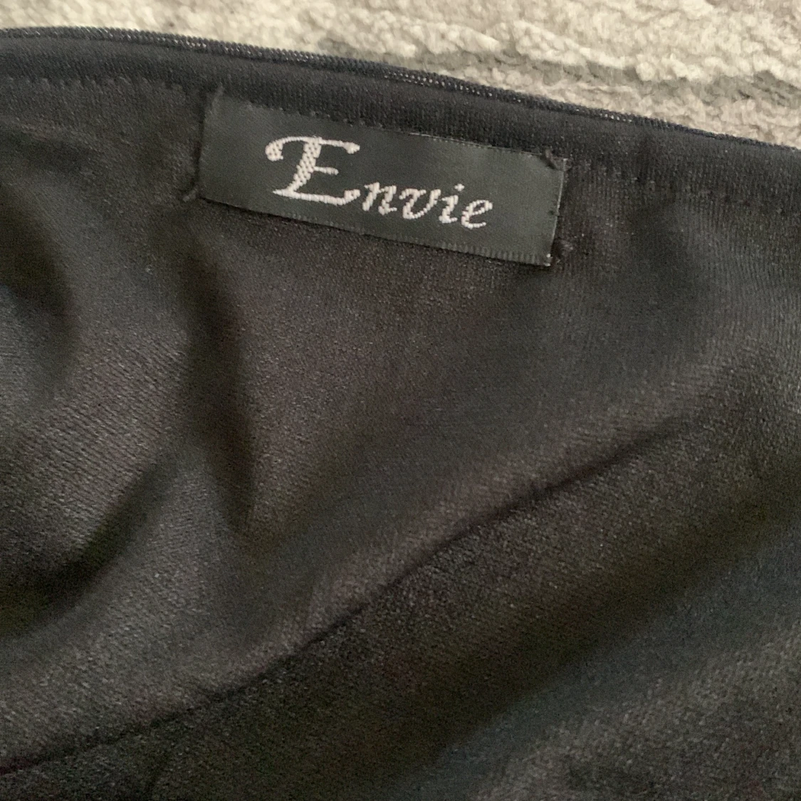 Svart klänning från Envie - 90