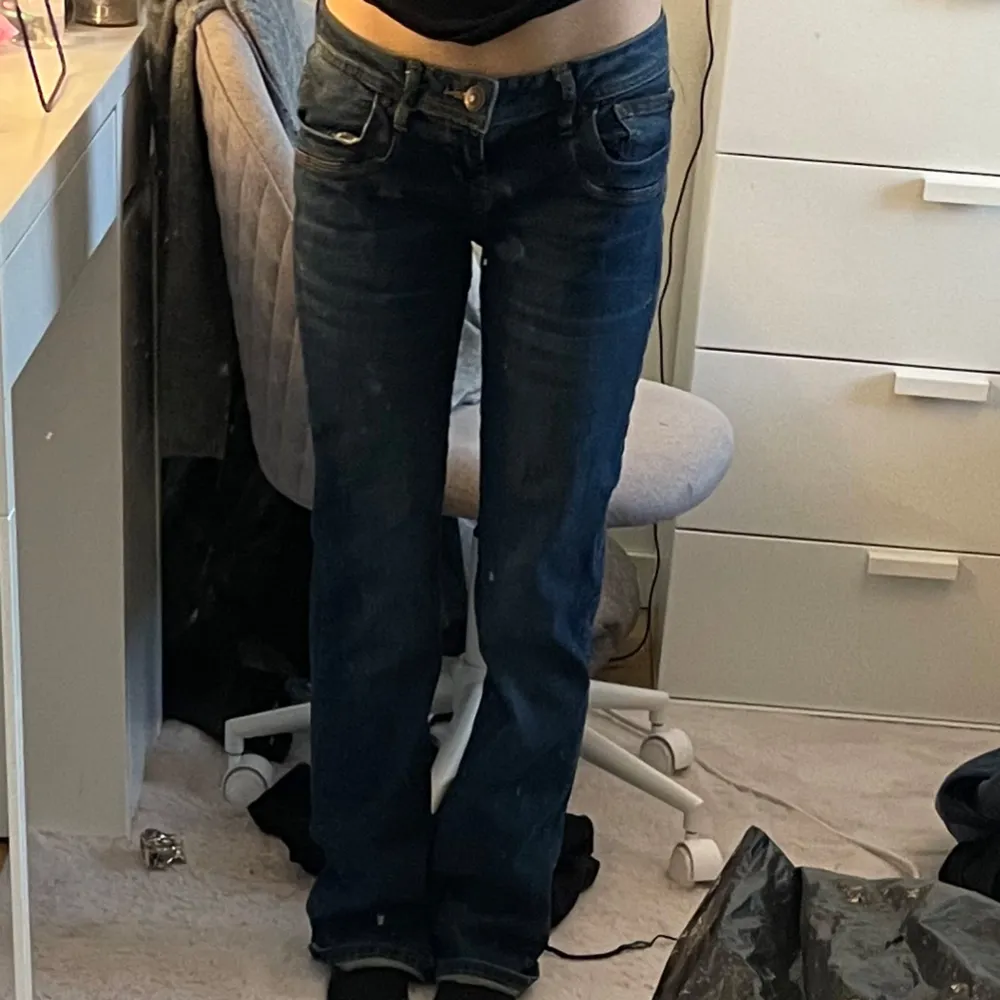 fina LTB jeans i modellen valerie aldrig använd🤍. Jeans & Byxor.