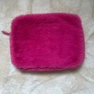 Datorfodral - Rosa fluffigt datorfodral!!