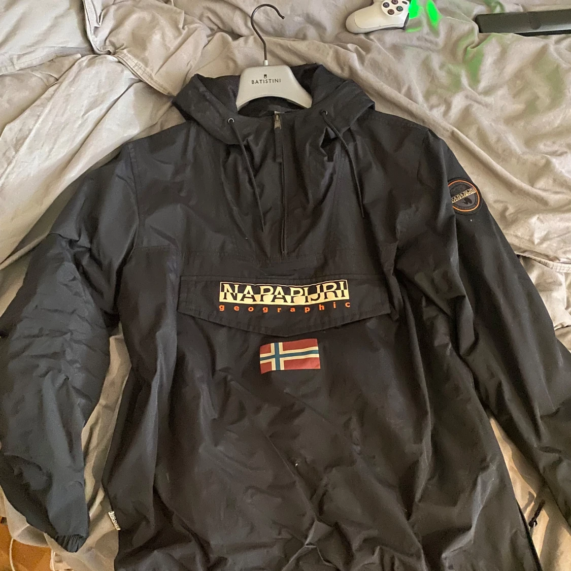 Napapjiri windbreaker