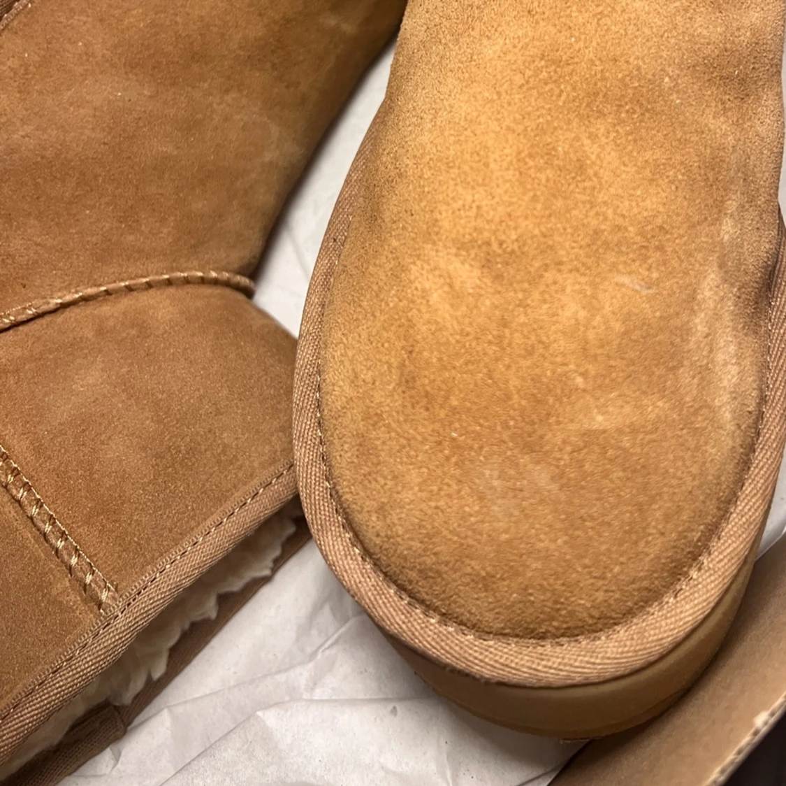 UGG Classic Mini Platform i färgen chestnut - 91