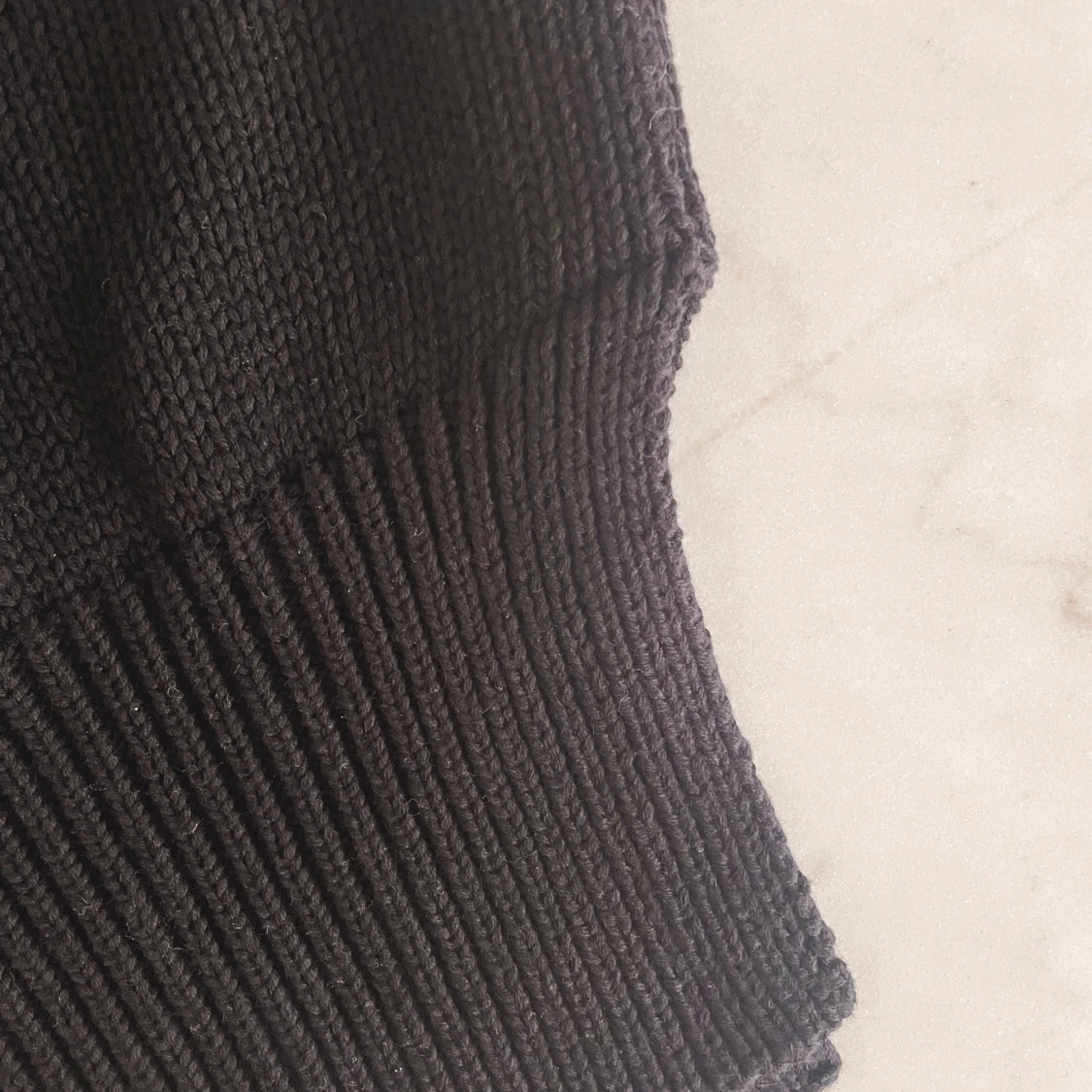 Stickad väst från Gina Tricot - 90