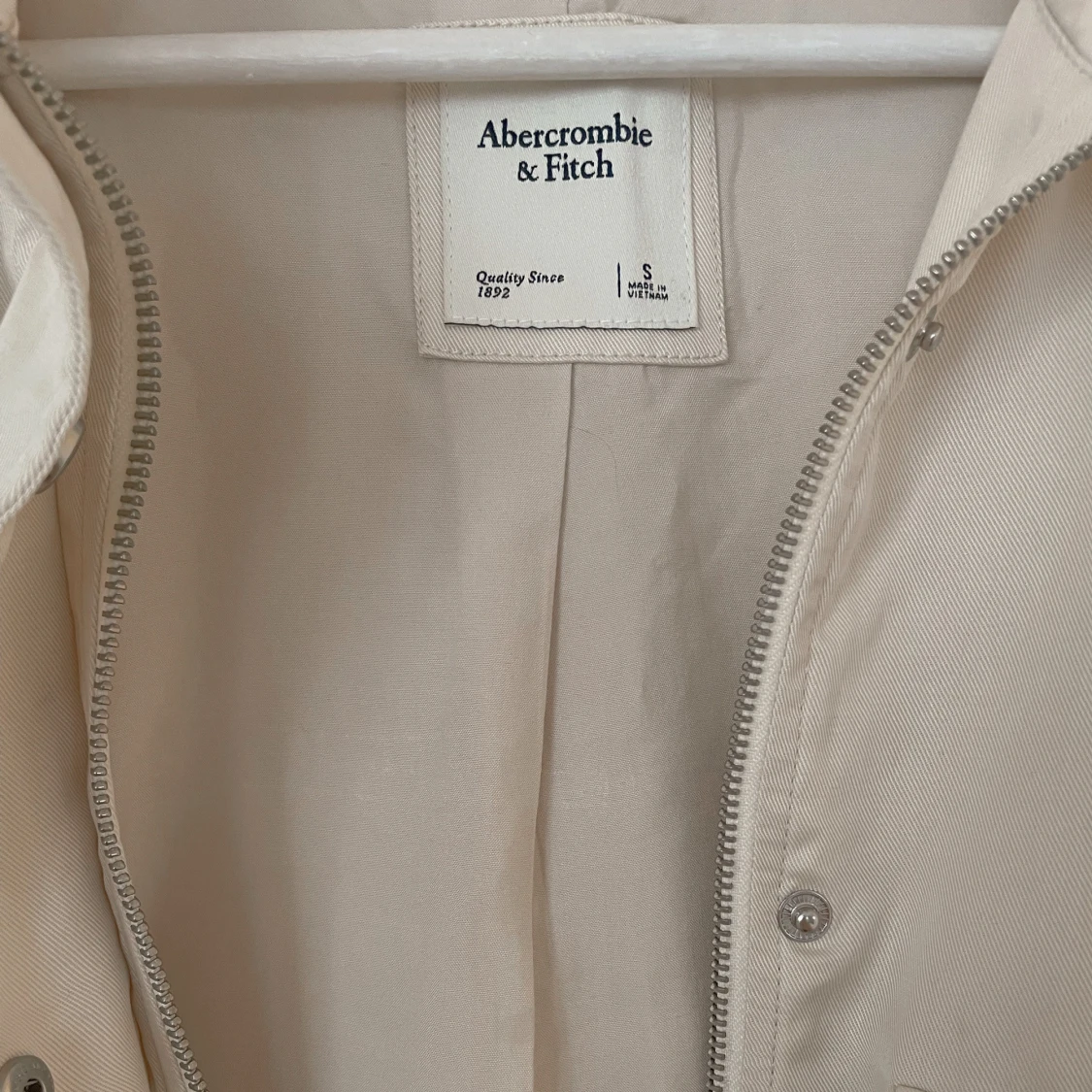 Beige kort Jacka från abercrombie & fitch  - 3