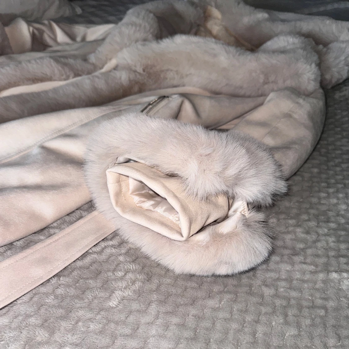 Beige pälsjacka från Garoff - 93