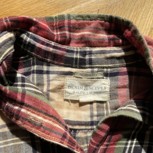 Ralph lauren  skjorta - Skjorta Ralph lauren strl s sparsamt använd. 
