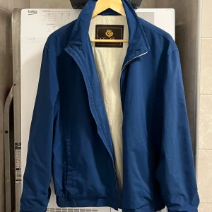 Loro piana windbreaker - Väldigt fin vintage jacka från loro piana Storlek L Väldigt bra skick, inga hål eller liknande