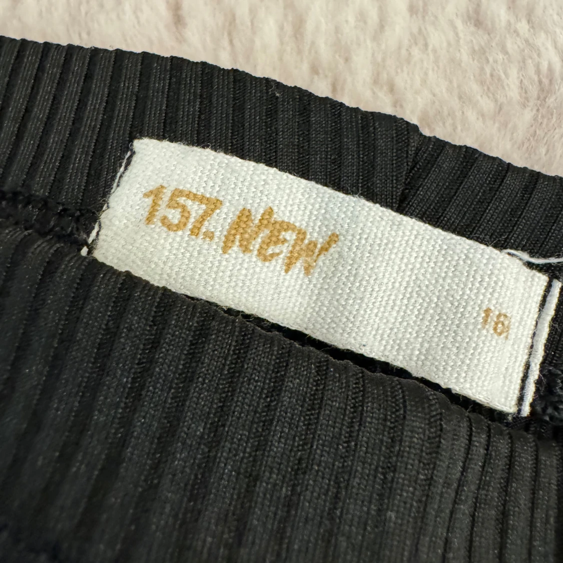 Svarta utsvängda byxor  - 90