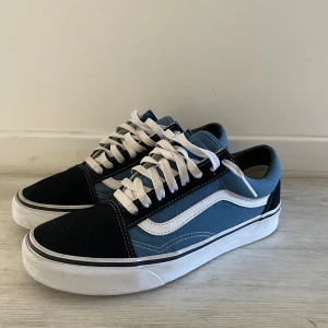 Vans - Ny skick. Skorna är inprincip helt nya. Vid frågor är det bara att skriva.