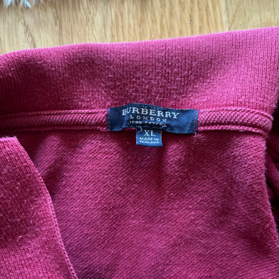 Vinröd pikétröja från Burberry - 92