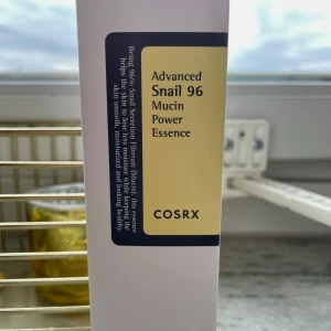 Cosrx snail mucin power essence  - Helt oanvänd snigel essence från Cosrx. Vid frågor eller annat kontakta mig annars klicka gärna på ’köp nu’😊