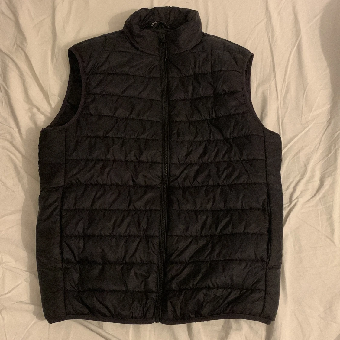 Svart tunn quiltad väst från Zara - 90