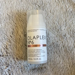 Olaplex 6 BOND SMOOTHER - (Andvänd en gång) Gör håret så återfuktat, tar bort friss, tar fram lockar. Säljer pga känslig hårbotten 