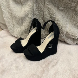 Nya skor🌸 - Aldrig använda från Nelly🌸