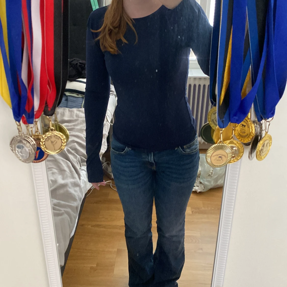 Mörkblå långärmad från gina tricot