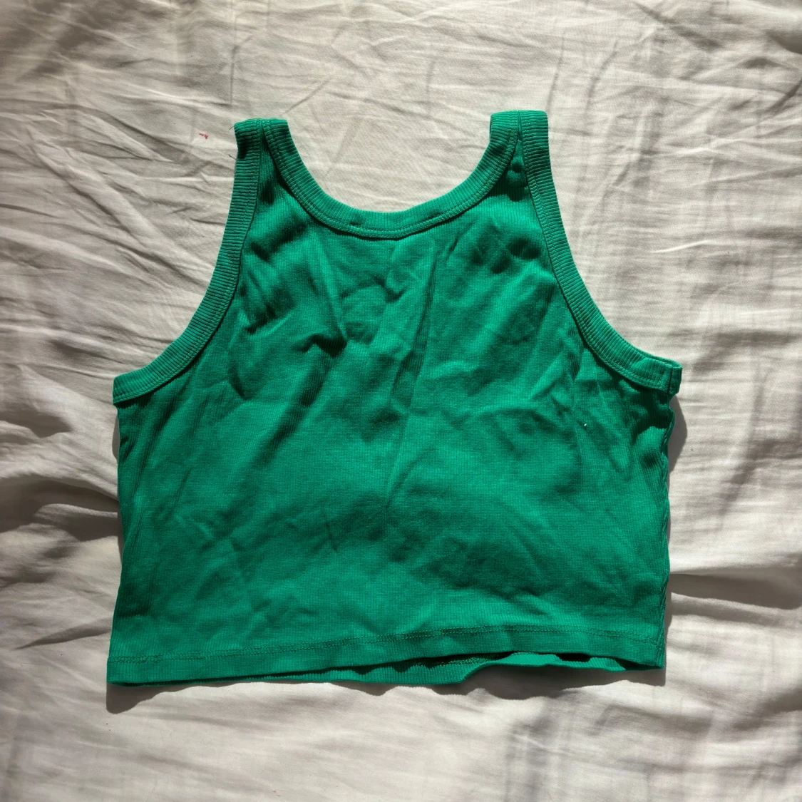 Grön ribbad croptop - 90