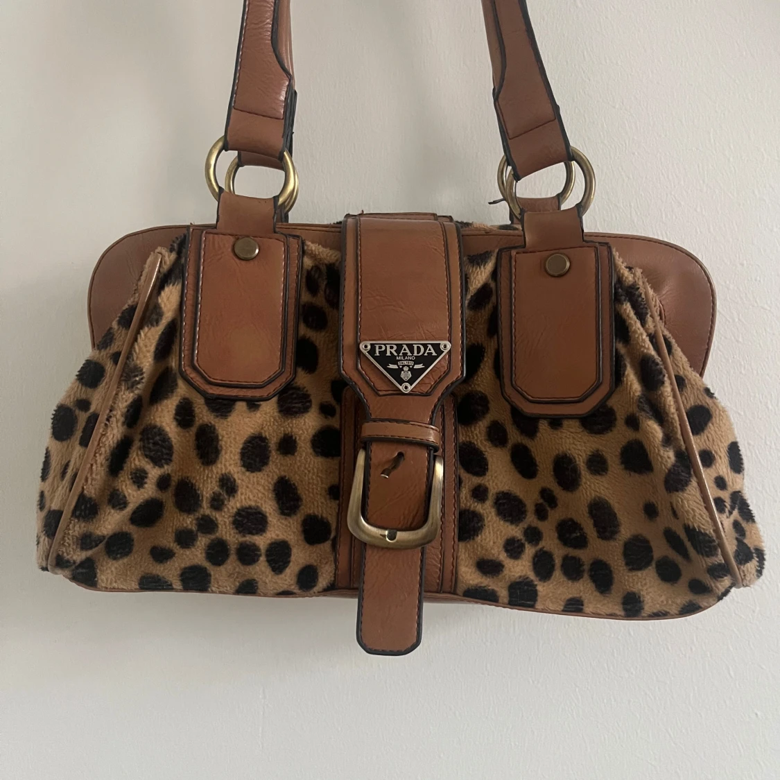 Leopardmönstrad handväska från Prada