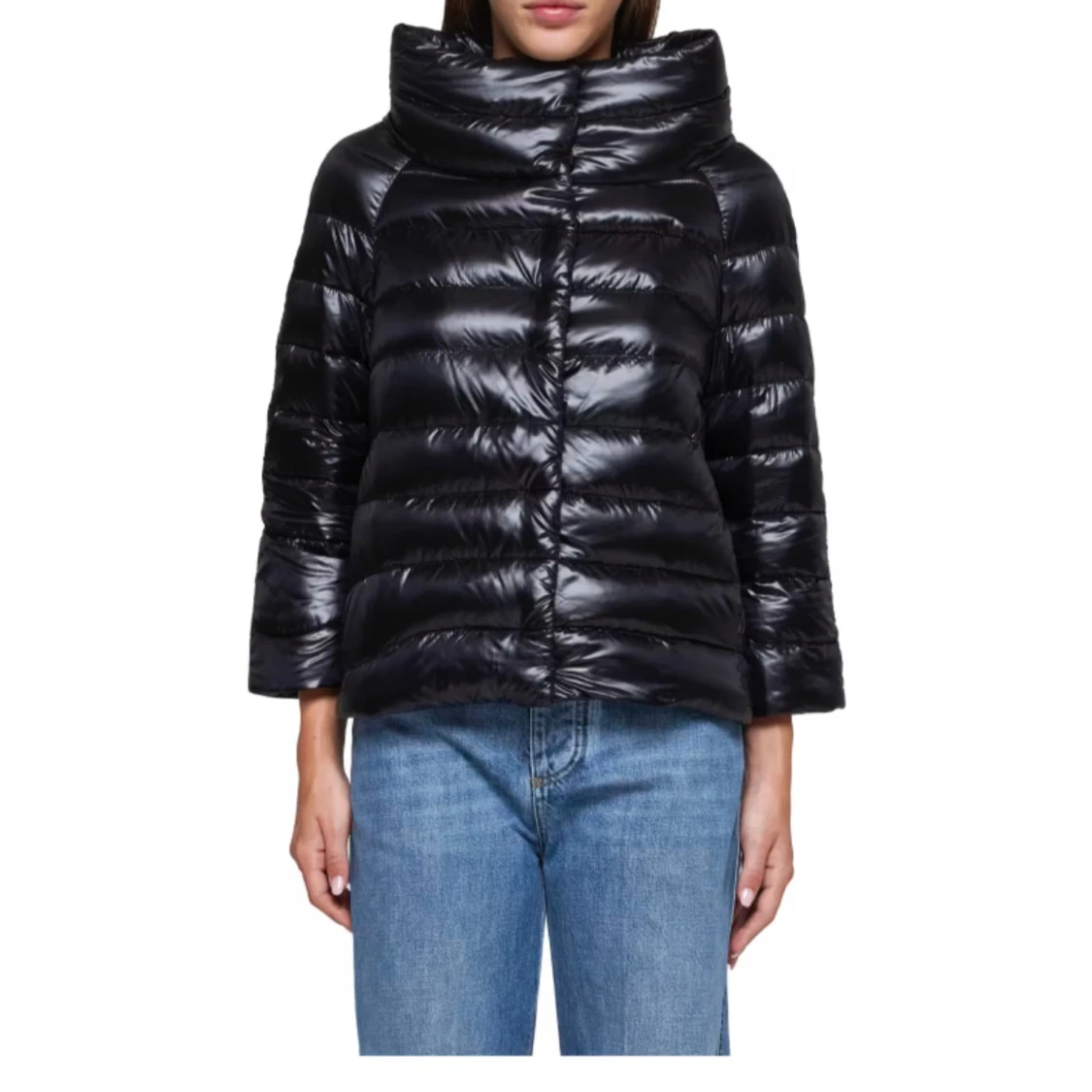 Svart pufferjacka med hög krage