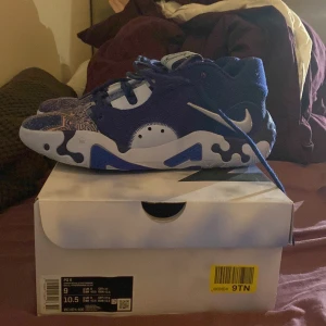 Nike PG 6 Hyper Royal Storlek 42.5 - Fina men använda Basketkskor har dock kvar att ge.
