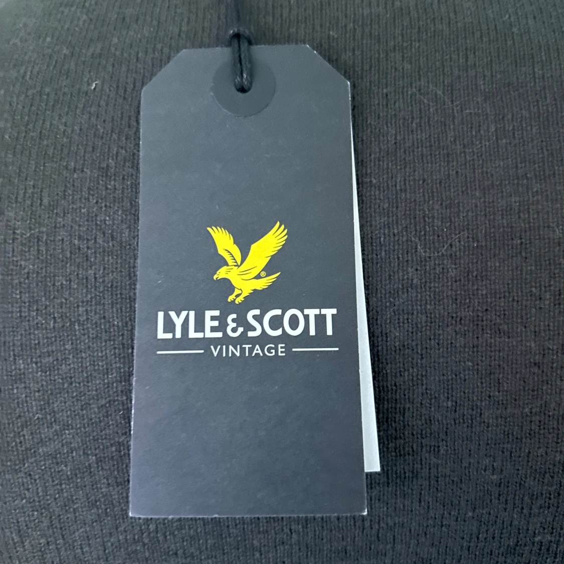 Brun tröja från Lyle & Scott - 90