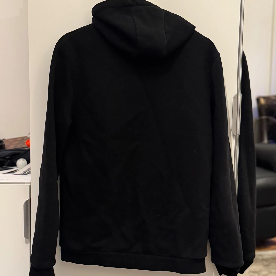 Svart hoodie från Supply & Demand - 90