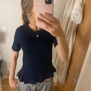 Gina tricot topp - Storlek 158-164cm, helt oanvänd! Säljer pga att den inte passa mig. 
