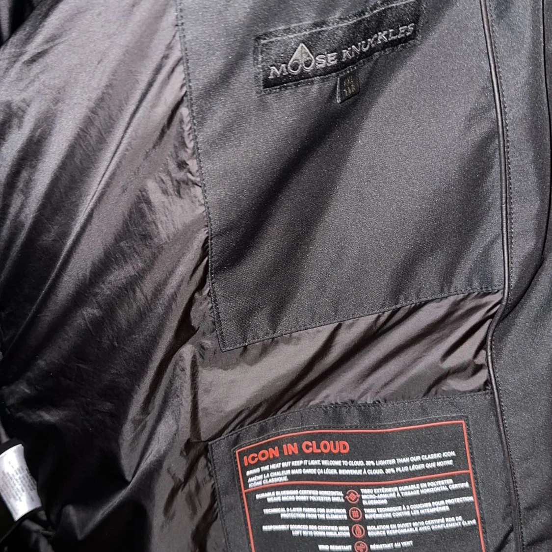 Svart dunjacka från Moose Knuckles - 91