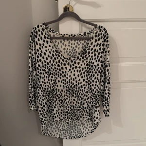 Tunn tröja från Lindex - Söt och tunnare tröja från Lindex, perfekt till vardagen 💕