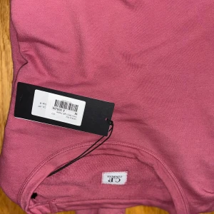 CP COMPANY  - Helt ny och aldrig använd långärmad tröja från CP Company. Ny pris 2100 kr !