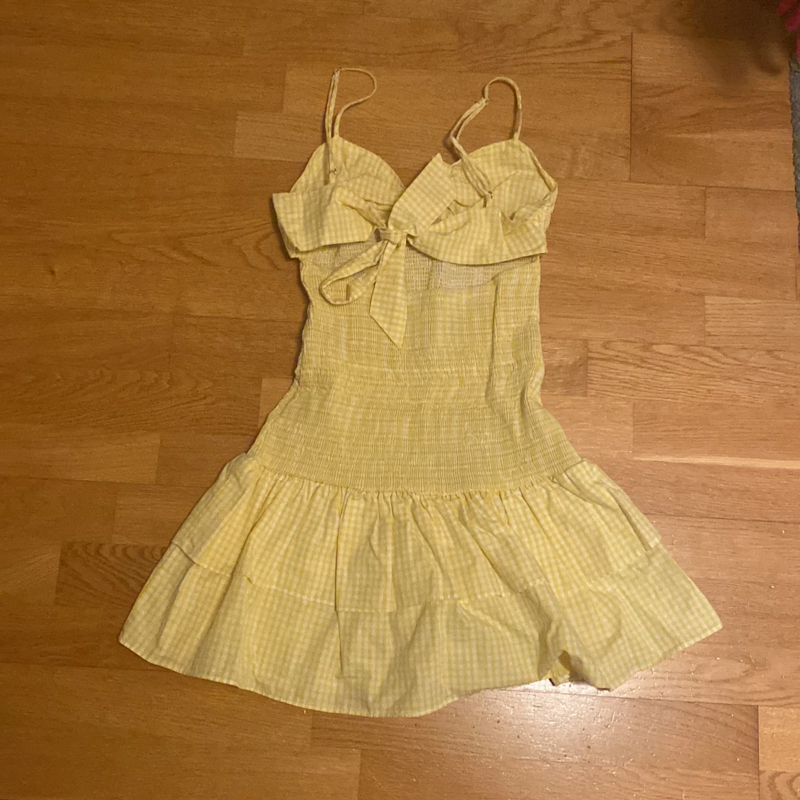 Gul rutig klänning från Zara - 1