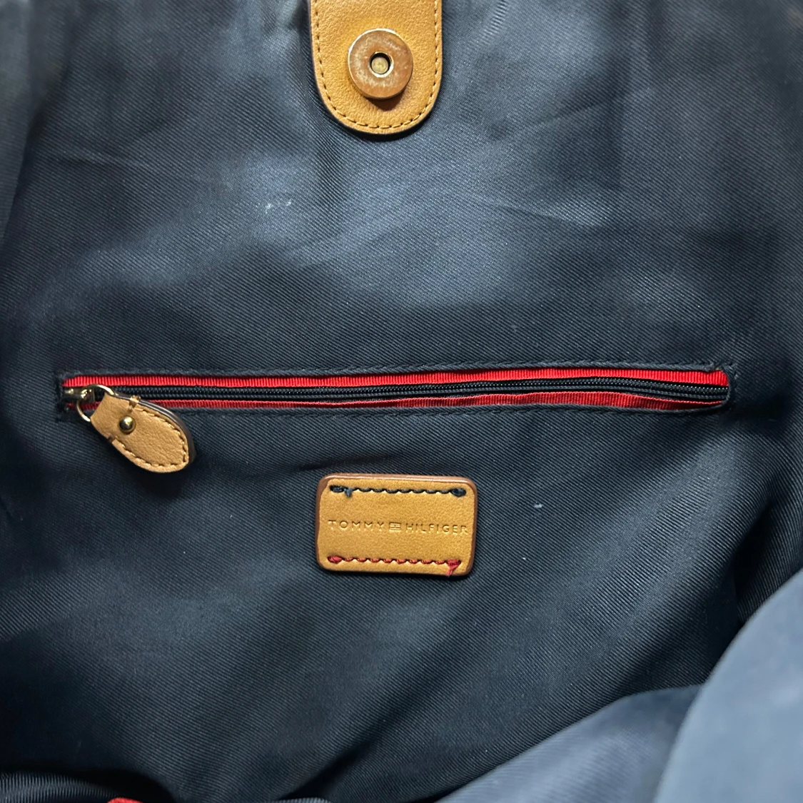 Rosa Tommy Hilfiger väska  - 2