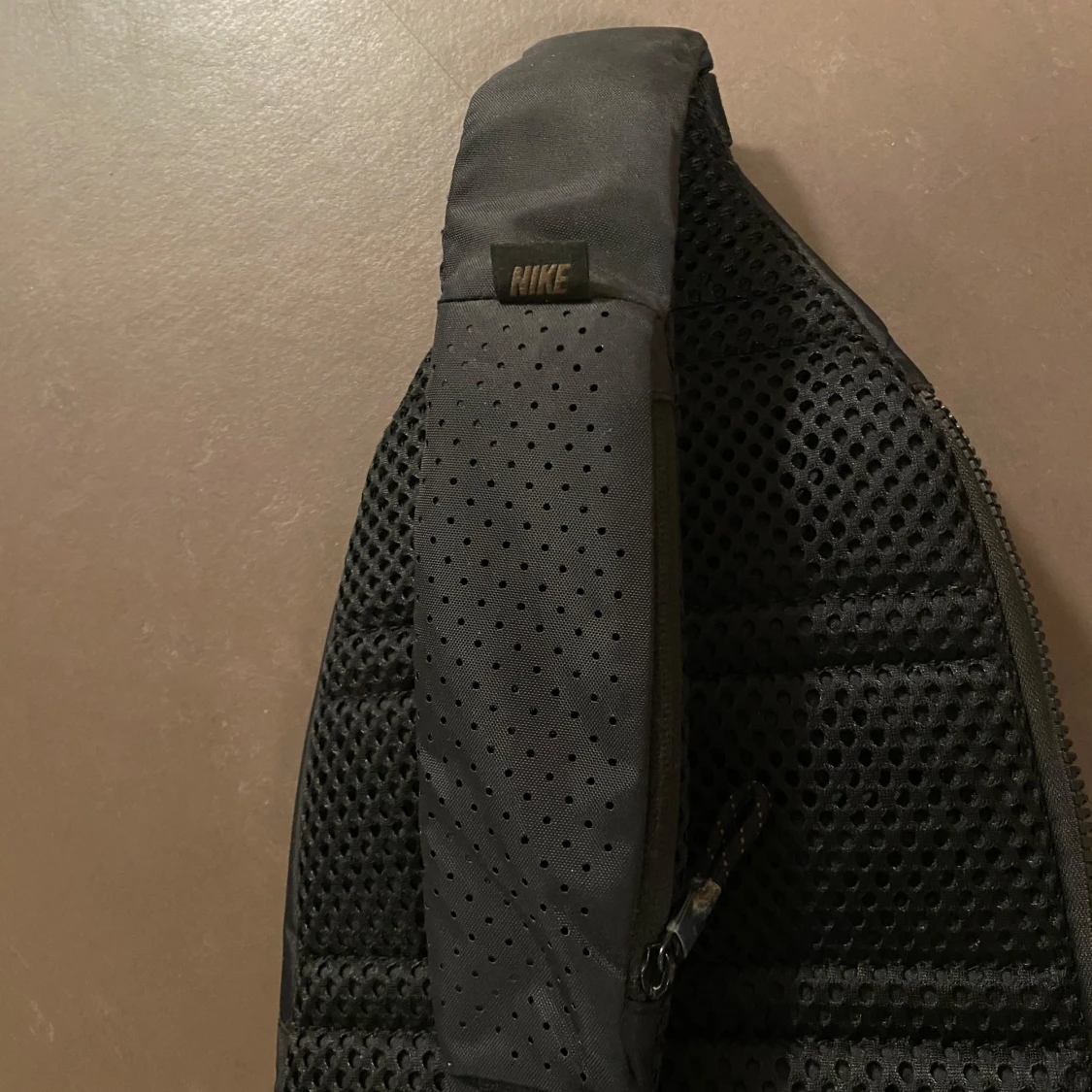 Nike slingbag svart - 2