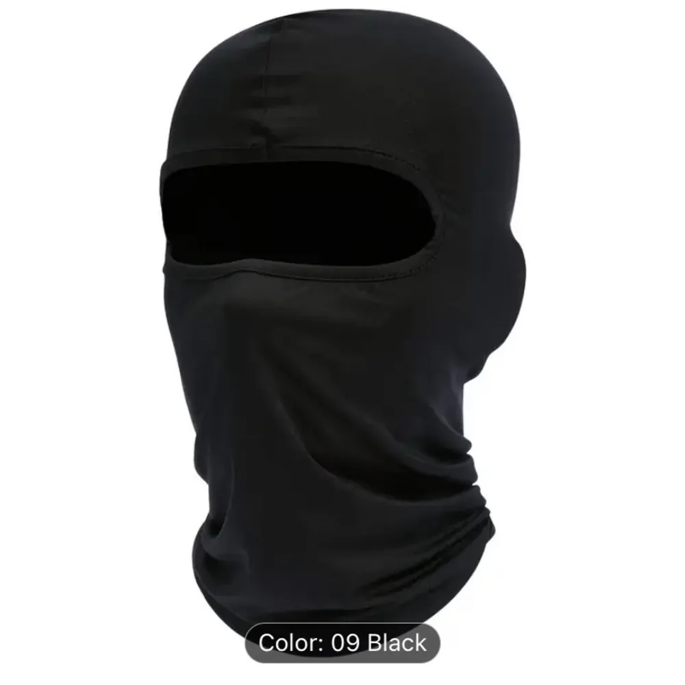 Snygg och funktionell svart balaklava perfekt för kalla dagar. Tillverkad i ett mjukt och stretchigt material som ger en bekväm passform. Täcker hela huvudet och ansiktet med en öppning för ögonen.. Asusteet.
