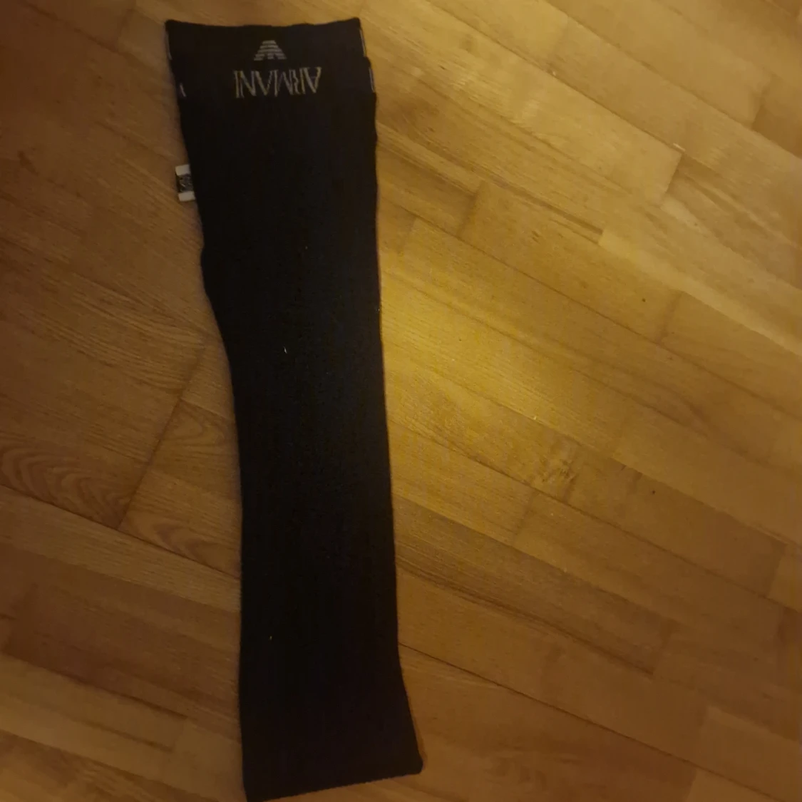 Svart halsduk från Armani - 1