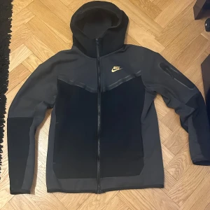 Nike tech set - Äkta Svart/grå Nike tech set