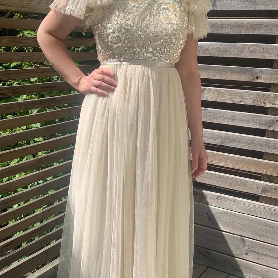 Champagnefärgad långklänning med paljetter