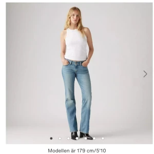 Levis low Waits bootcut jeans - Ljusblåa low Waits jeans från Levis 