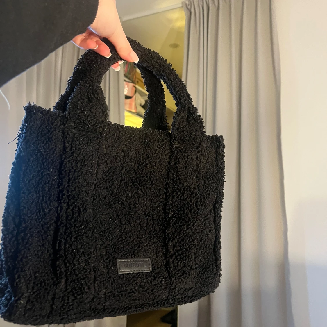 Svart teddyväska 
