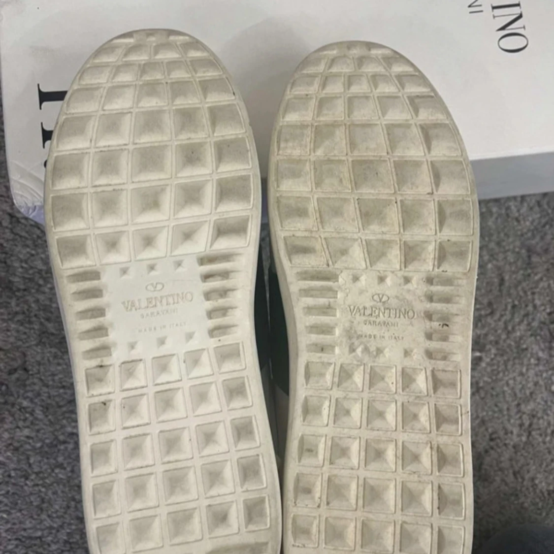 Valentino skor med grön detalj - 3