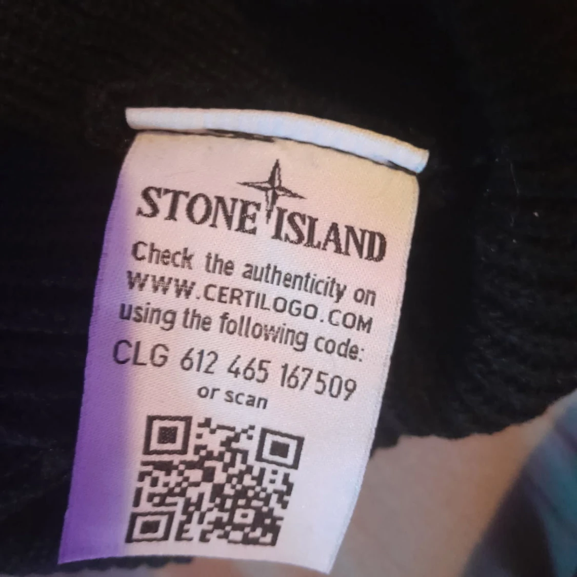 Svart ribbad mössa från Stone Island - 2