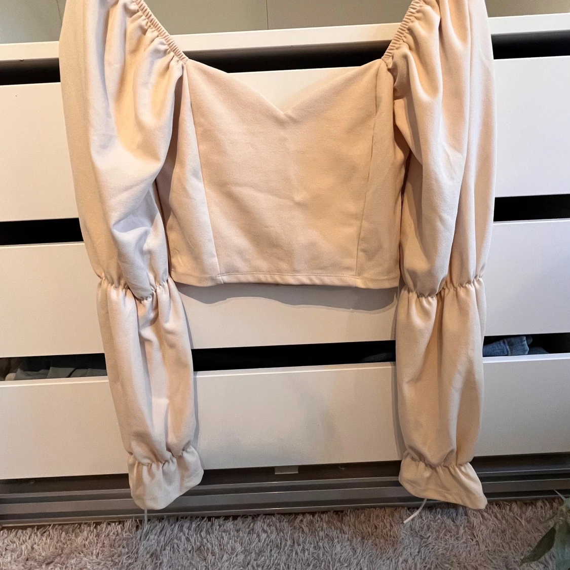 Beige topp med långa ärmar från New Trend - 2