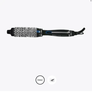 Björn Axén värmeborste - En svart rundborste med värmefunktion för styling av håret. Använd ca 2 gånger men det helt oanvänd ut. Köpt för orginalpris 800kr men säljer för hälften av priset! (30mm 40-42 borsten)