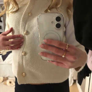 Vit kavaj med knappar - Vit kofta, bra skick jätte fin