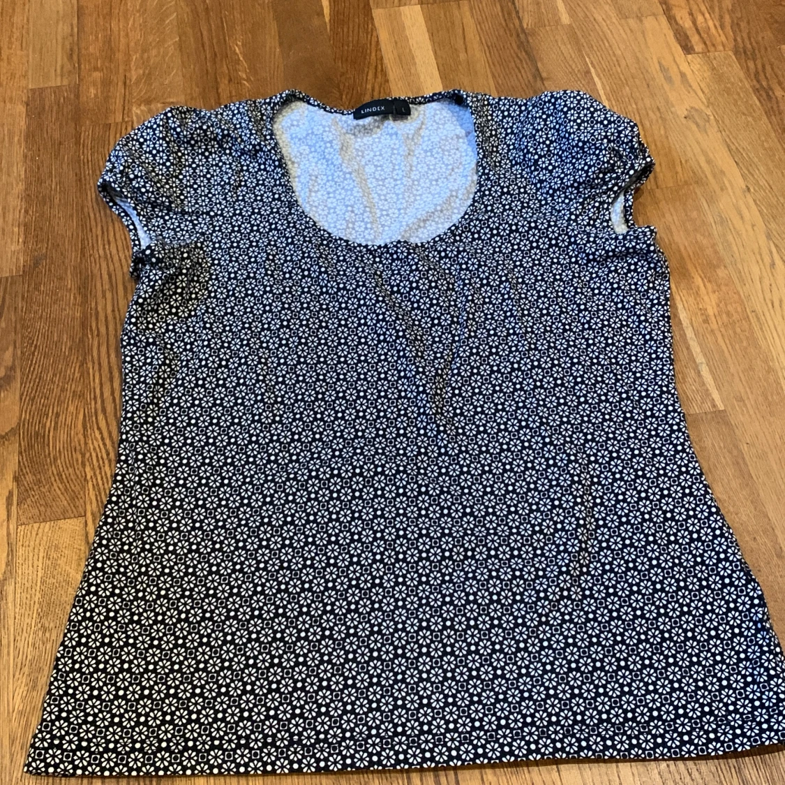 Blommig topp från Lindex