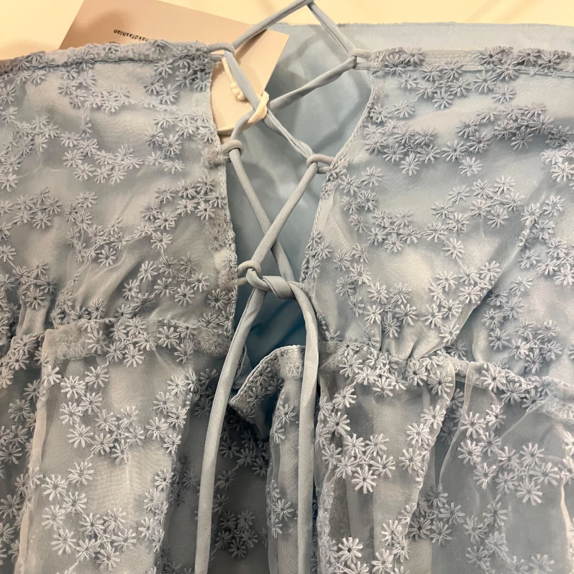 Ljusblå långklänning från NA-KD - 2